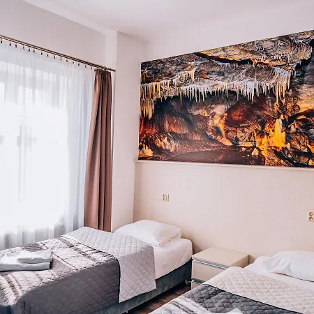 Hotel Stronie 2*